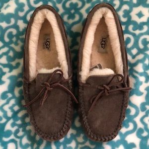 New! Size 9 AUTHENTIC UGG Dakota Slipper